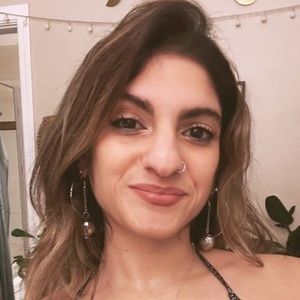 Meet your Posher, Ilia